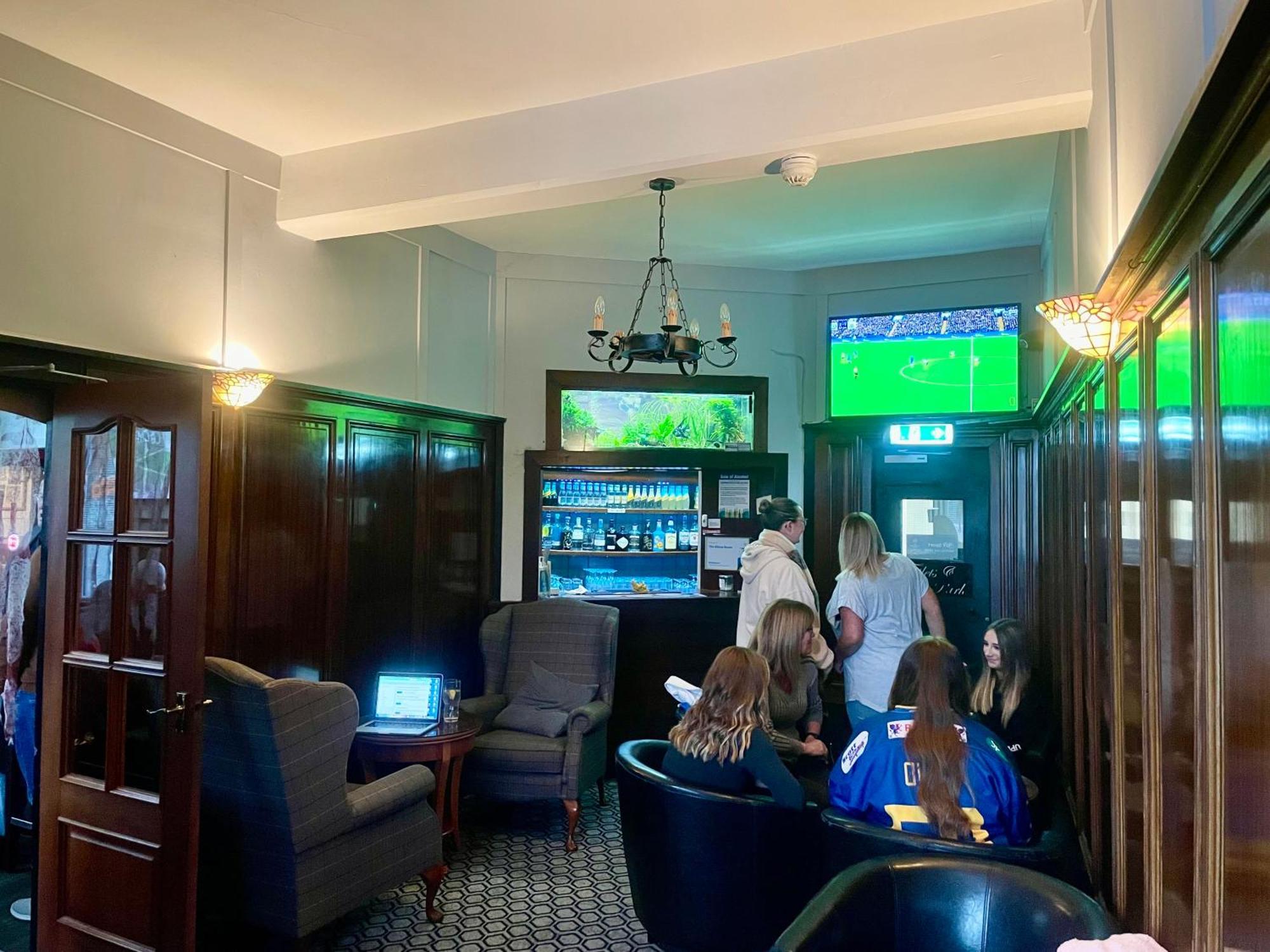 The Elbow Room Kirkcaldy Dış mekan fotoğraf